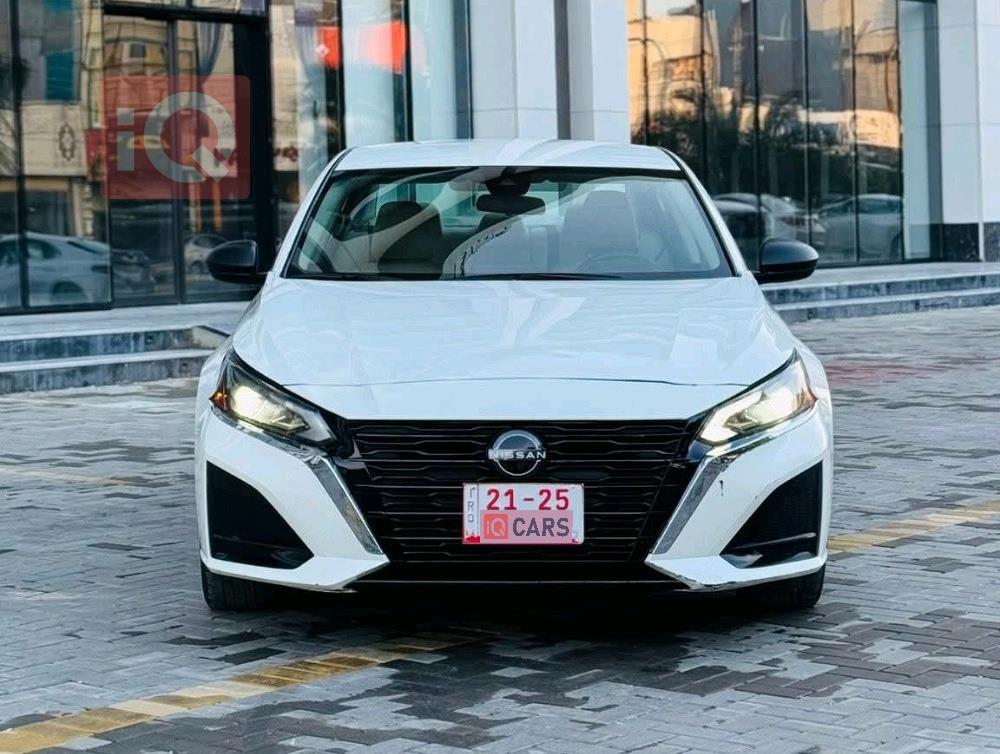 نيسان ألتيما